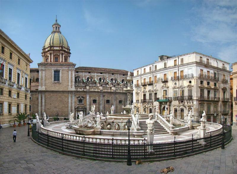 Casa Tea: Nel Cuore Del Centro Storico ปาแลร์โม ภายนอก รูปภาพ